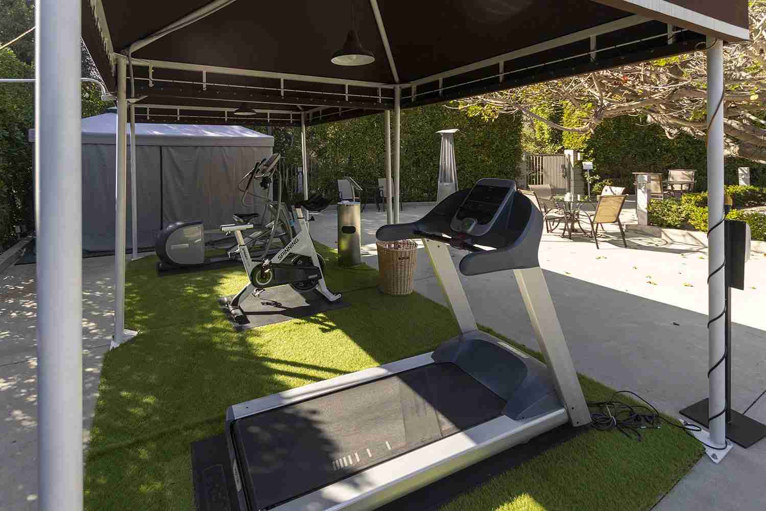 luxe-hotel-sunset-gym